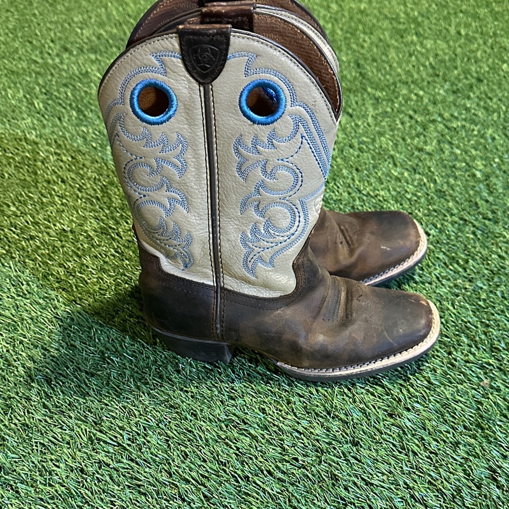 Ariat Crossfire Western Cowboy Boots - Kids Leather Cowboy Boots - Picture 2 of 6